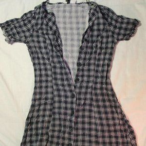 Divided button up plaid shirt dark blue white stripes size us 4